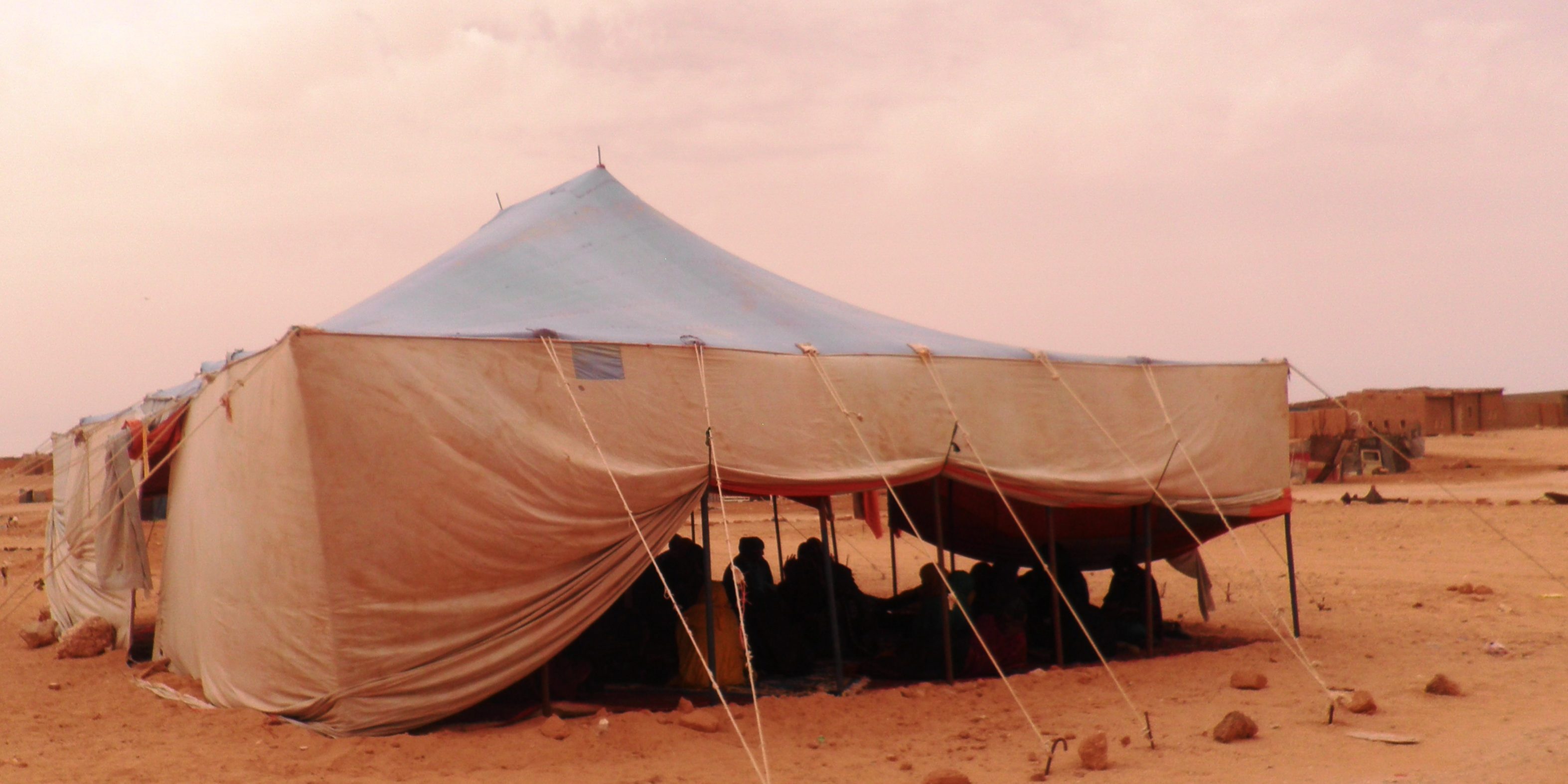 FEDESAEX-NNUU-Federacion-Sahara-Extremadura-Bajo la Jaima